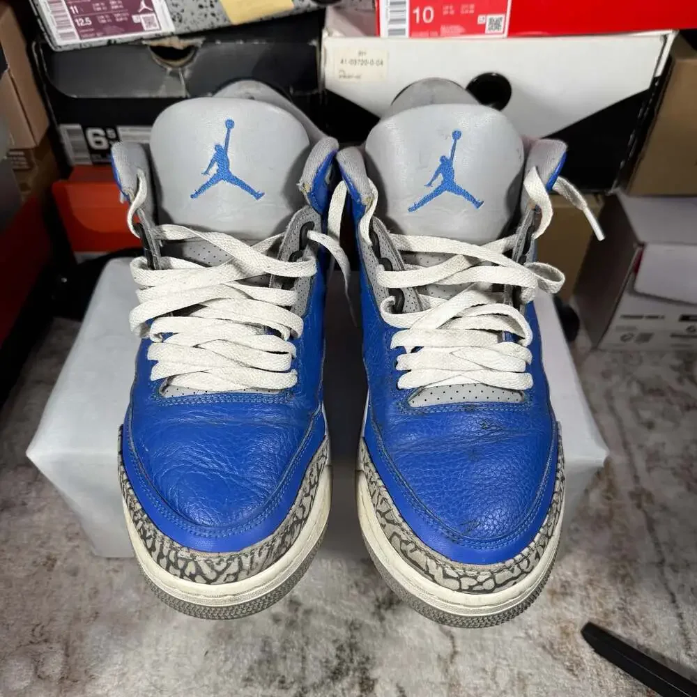 Air Jordan 3 Retro Varsity Royal Cement CT8532-400